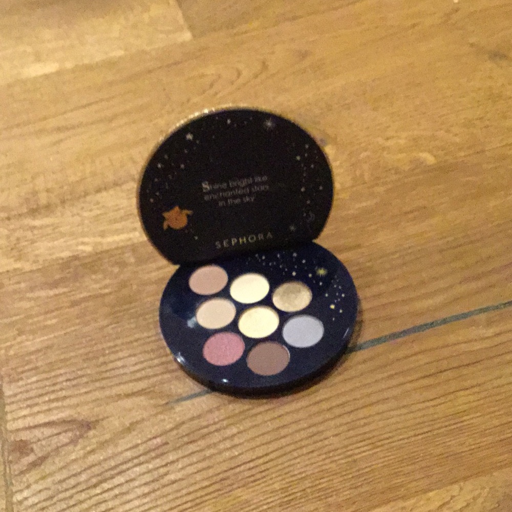 Awesome never used sephora eye shadow palette